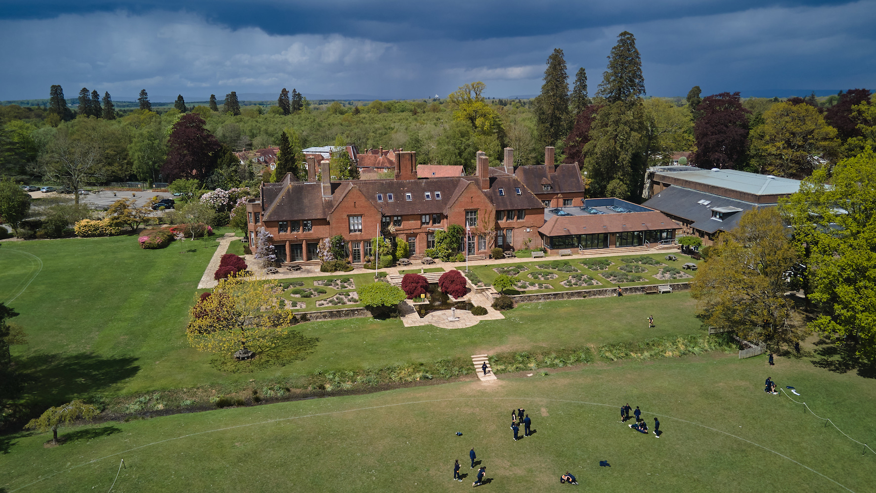Handcross Park employee is named 'Unsung Hero of the Year' at the 2021 Independent Schools of the Year Awards